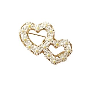 Vintage Double heart Infinity Daisy Flowers Brooch Pin enamel on gold tone metal
